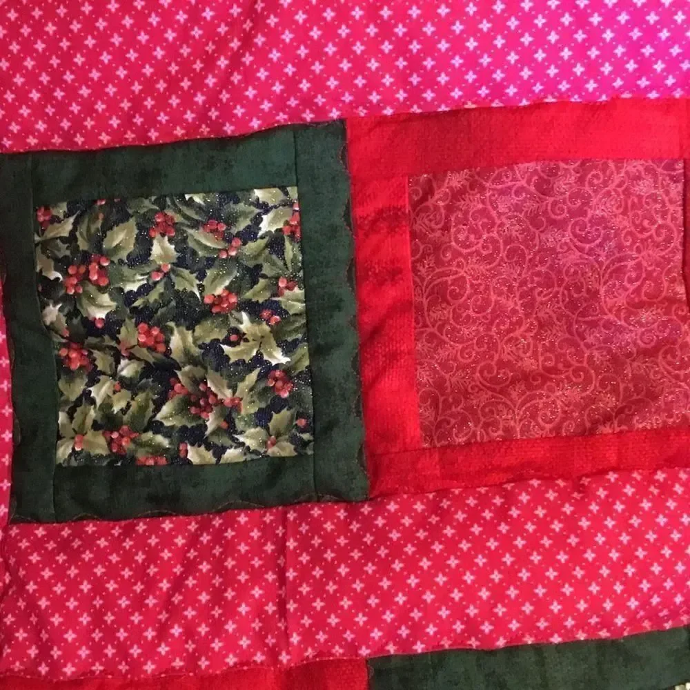 NWT Hand Crafted Holiday Sparkling Quilt
